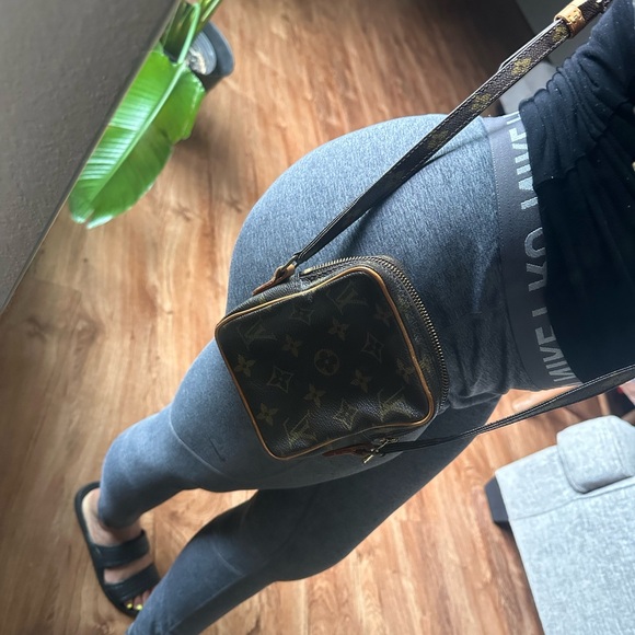 Mini Danube Loui Vuitton Crossbody Bag - Picture 12 of 12